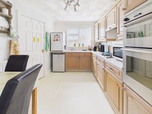 Kitchen- click for photo gallery